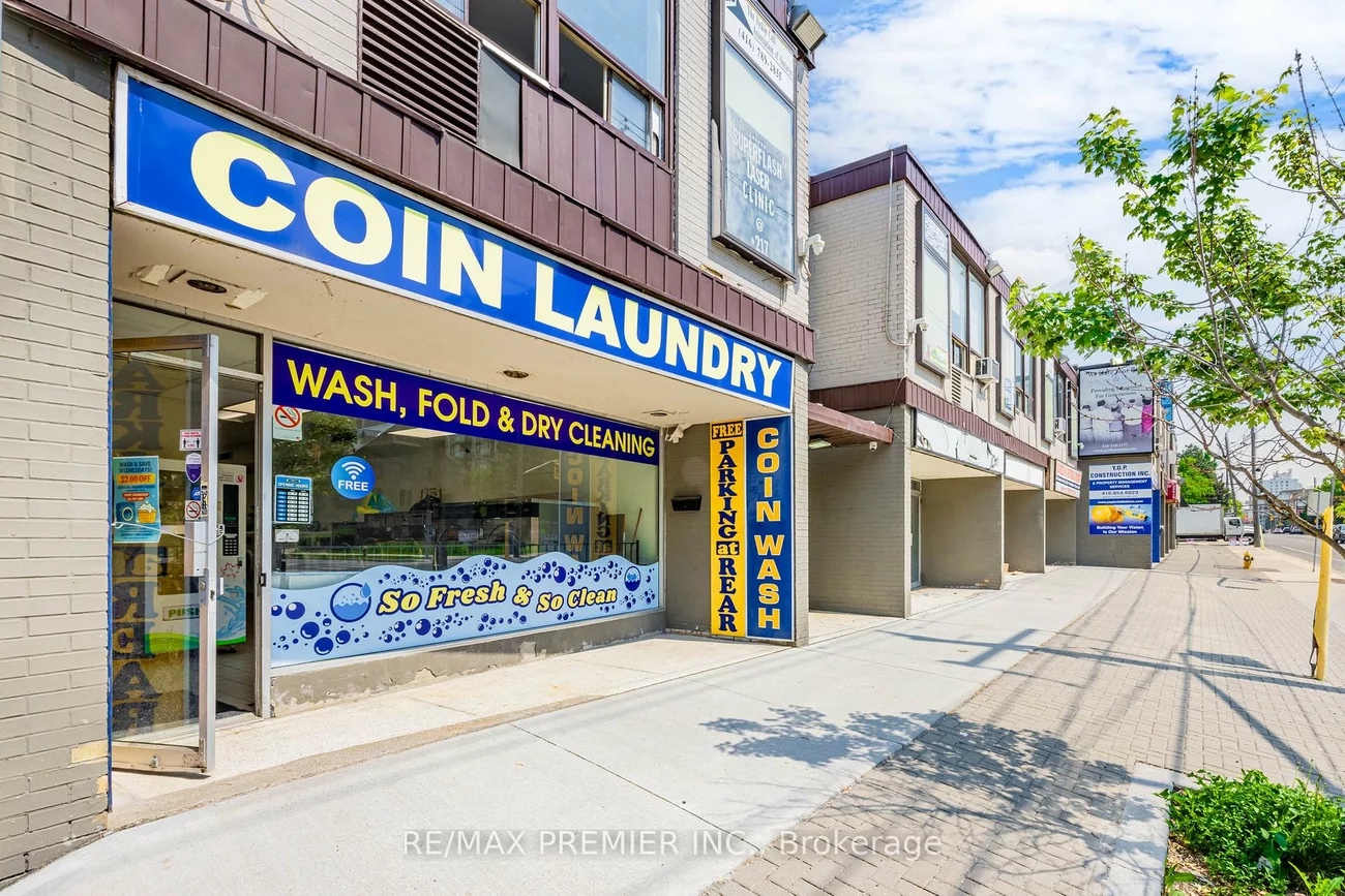3201, Bathurst, Bedford Park-Nortown, Toronto
