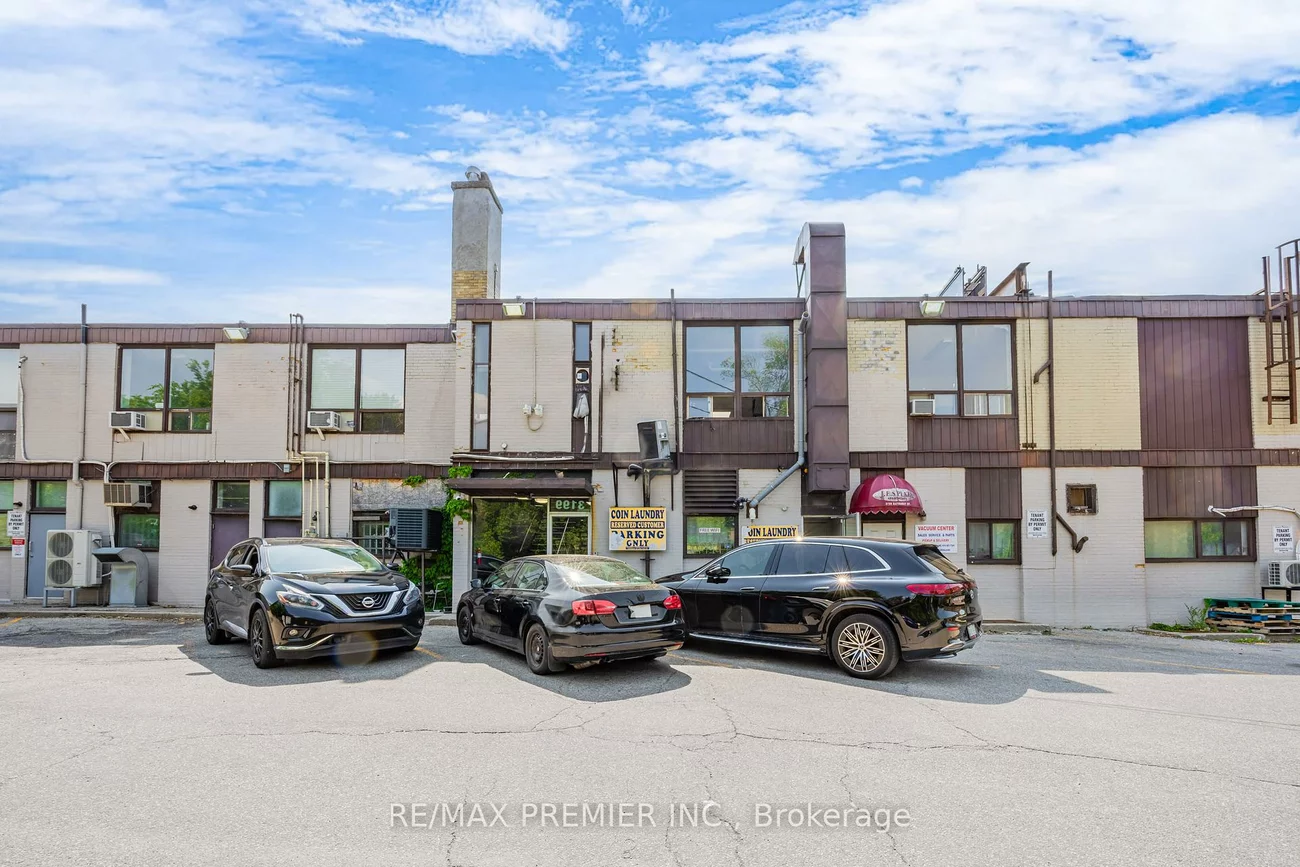 3201, Bathurst, Bedford Park-Nortown, Toronto