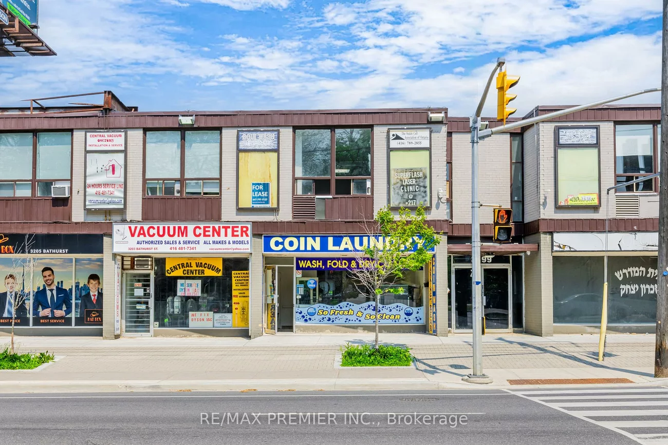 3201, Bathurst, Bedford Park-Nortown, Toronto
