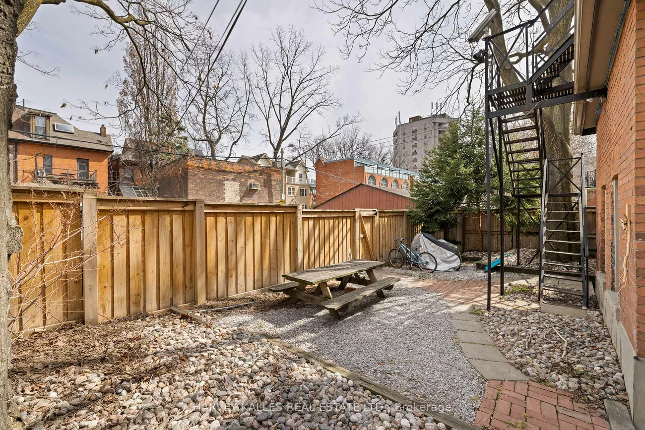 107, Pembroke, Moss Park, Toronto