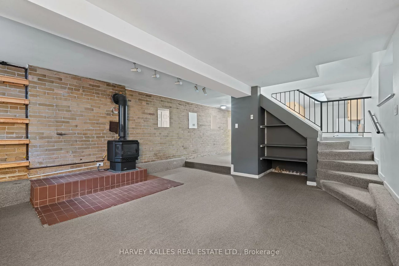 107, Pembroke, Moss Park, Toronto