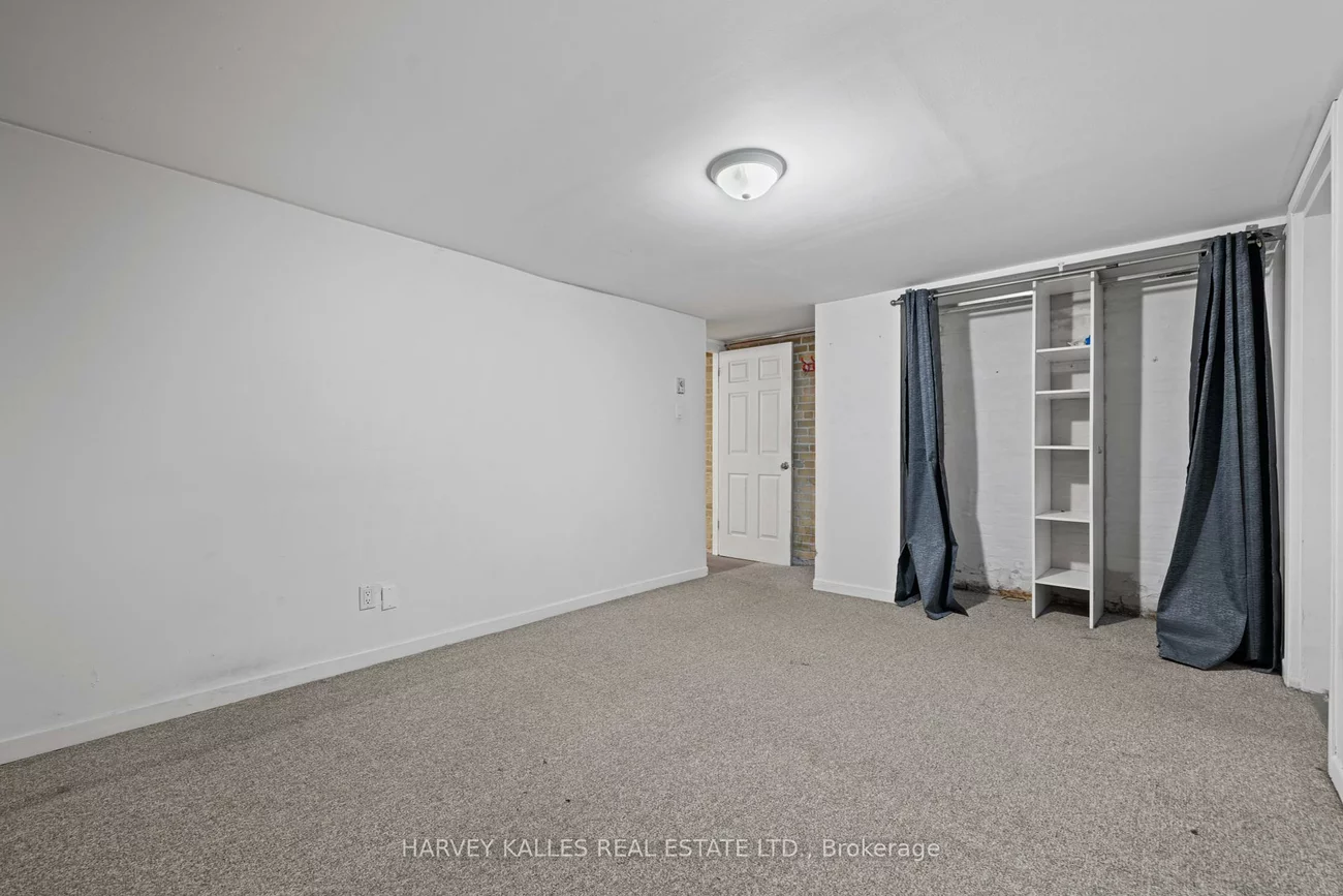 107, Pembroke, Moss Park, Toronto