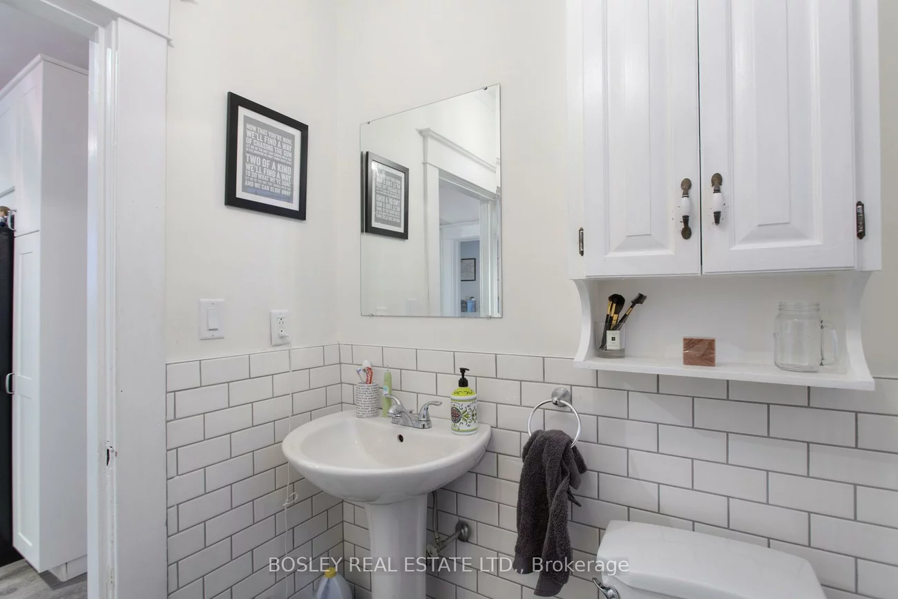 355-357, Roehampton, Mount Pleasant East, Toronto