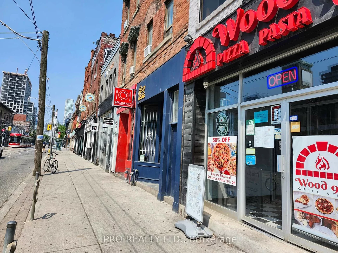 372, Queen, Moss Park, Toronto