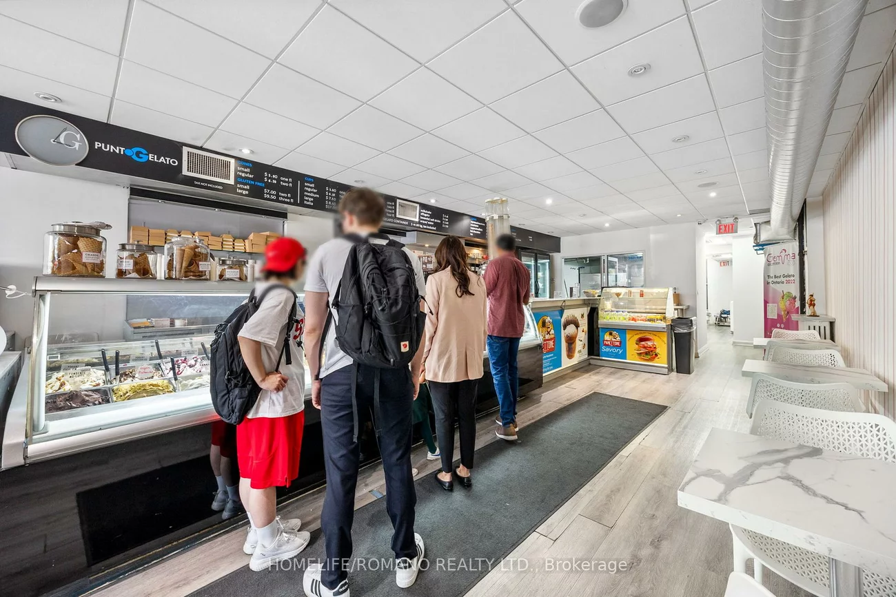 2076, Yonge, Yonge-Eglinton, Toronto