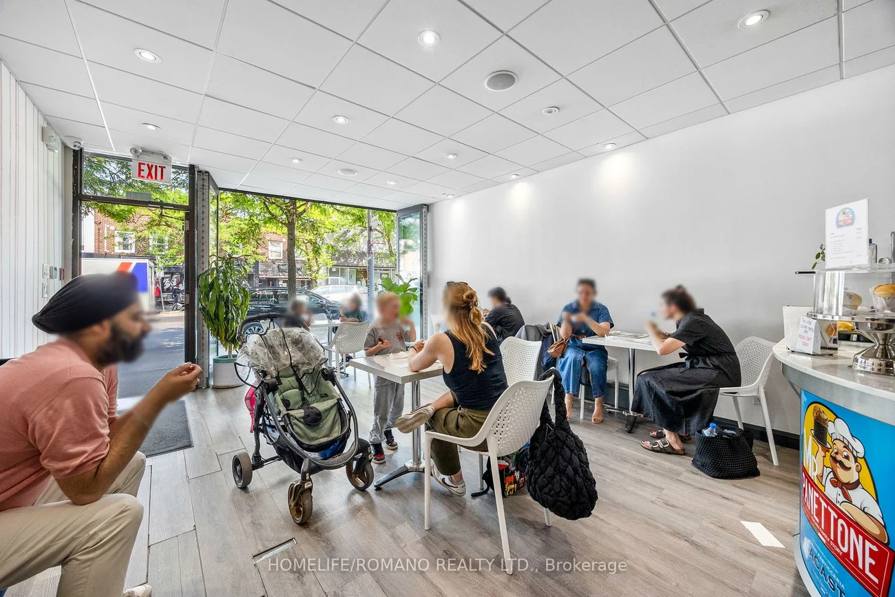 2076, Yonge, Yonge-Eglinton, Toronto