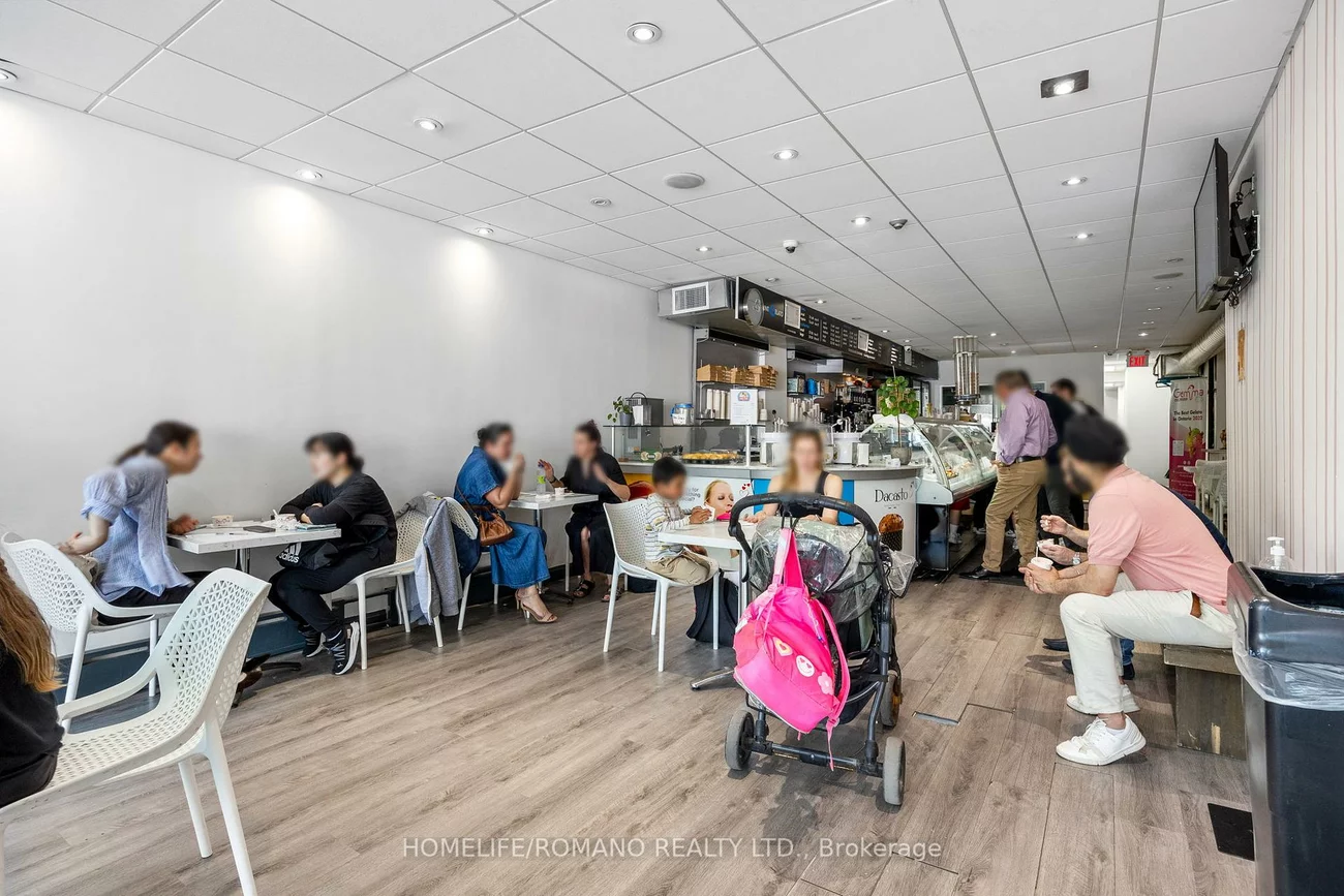 2076, Yonge, Yonge-Eglinton, Toronto