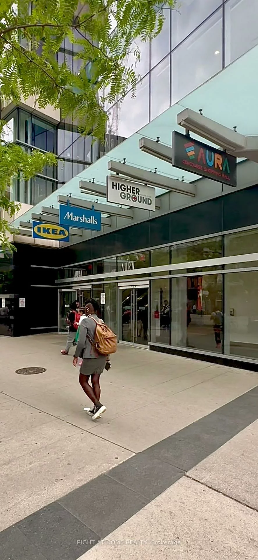 384, Yonge, Bay Street Corridor, Toronto