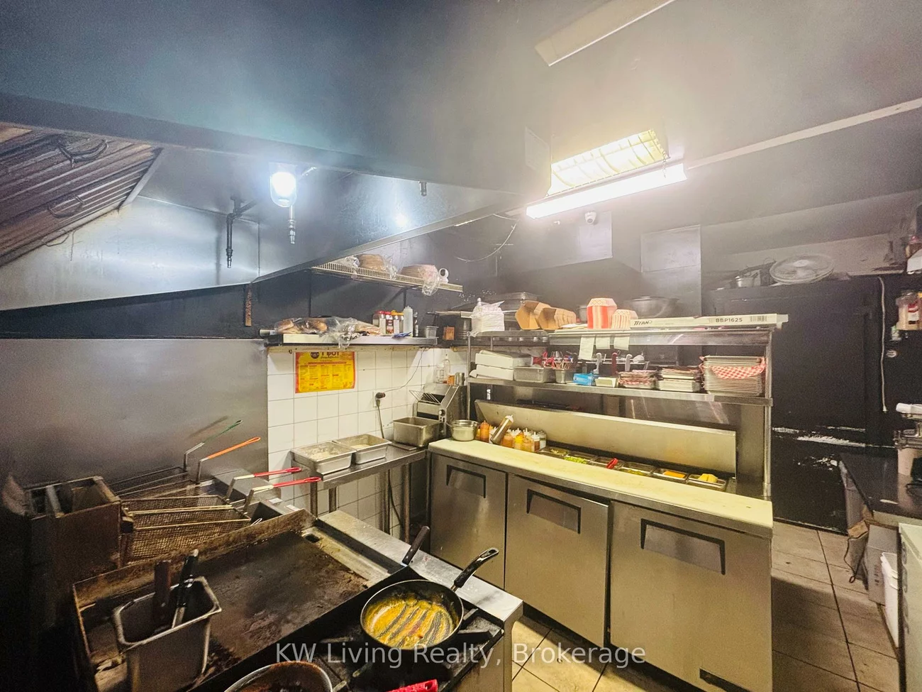251, Augusta, Kensington-Chinatown, Toronto