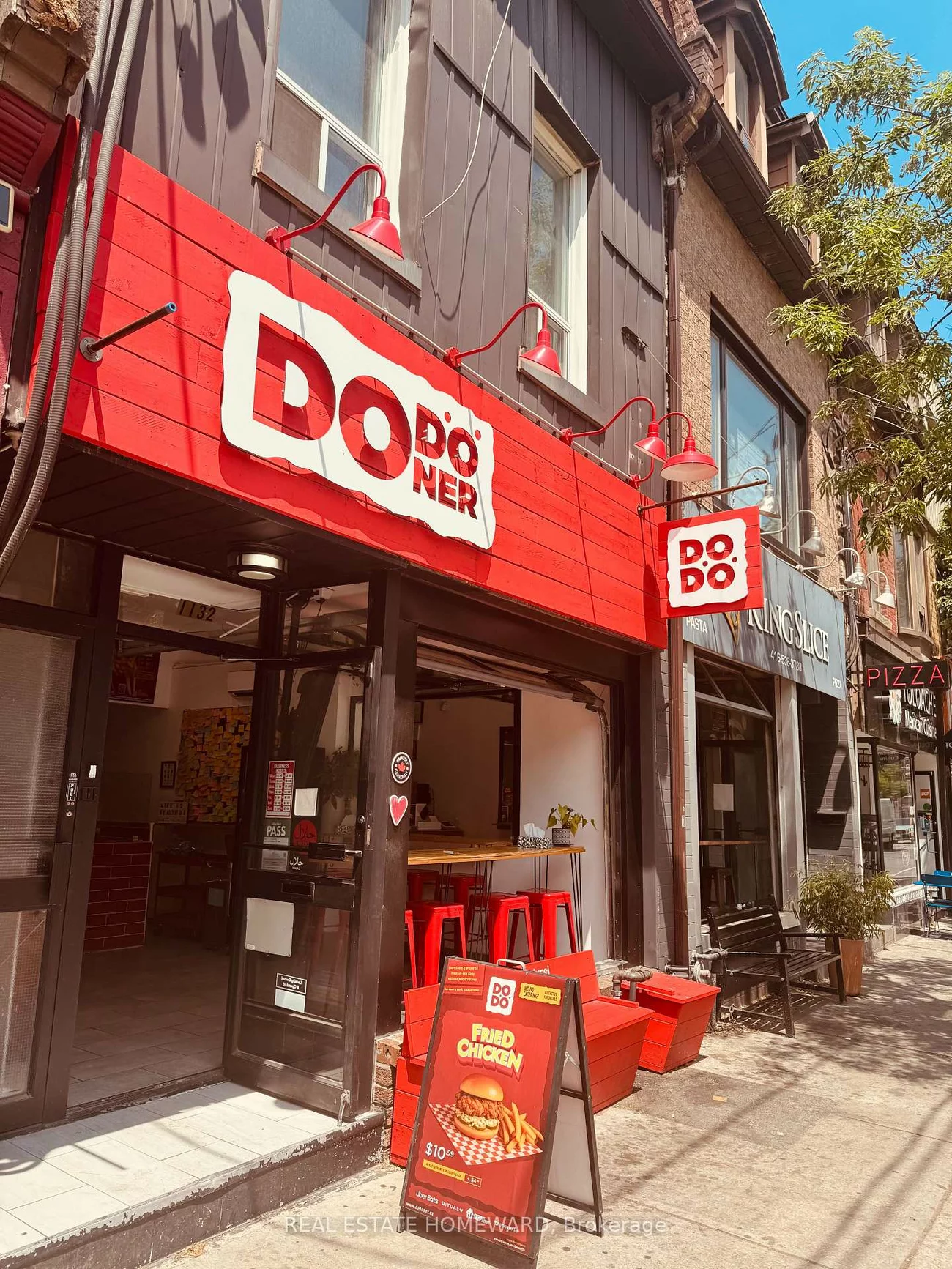 1132, Queen, Little Portugal, Toronto