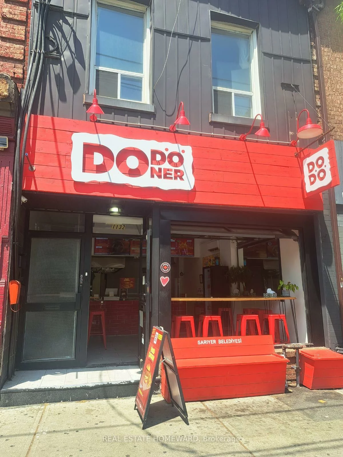 1132, Queen, Little Portugal, Toronto