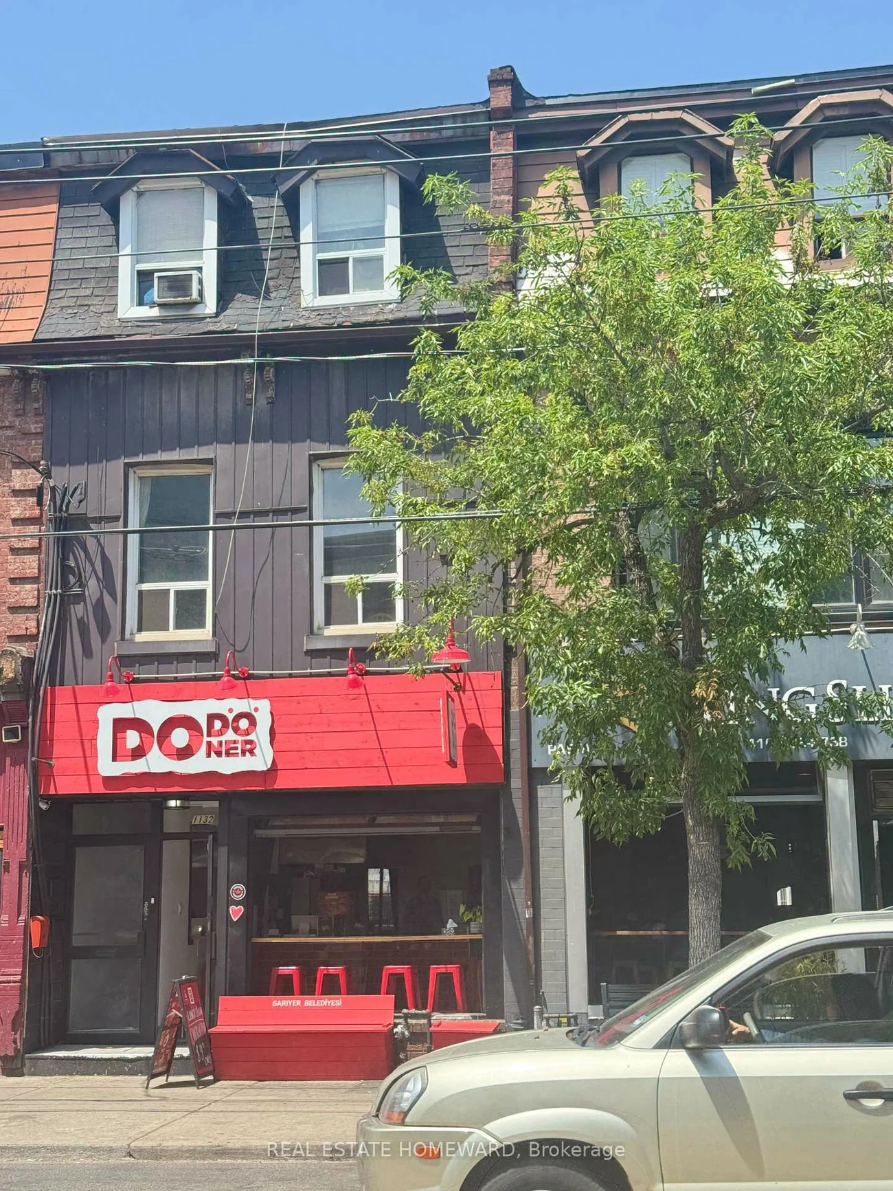 1132, Queen, Little Portugal, Toronto
