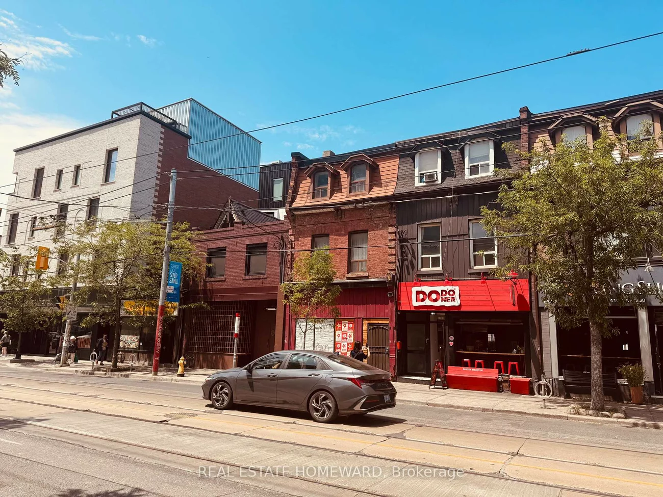 1132, Queen, Little Portugal, Toronto
