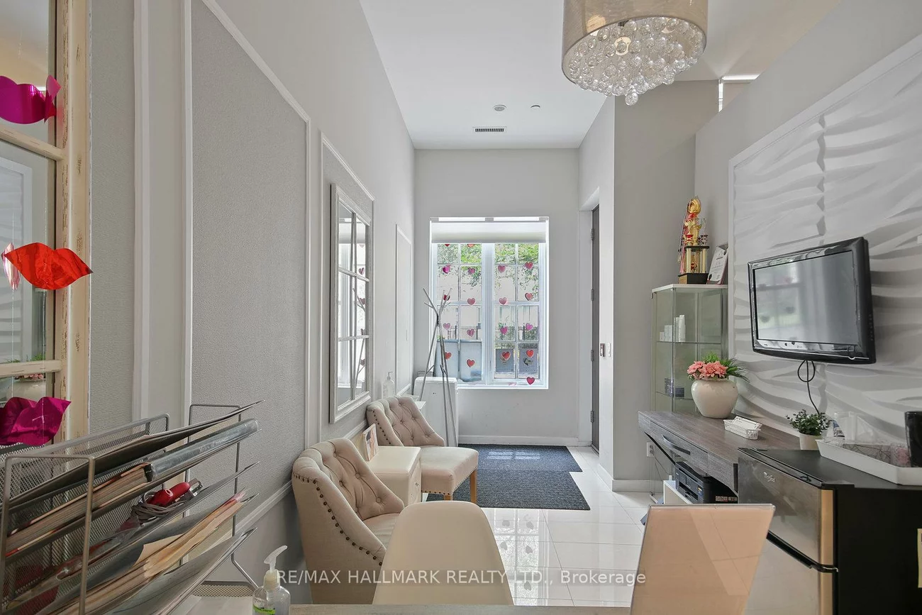 75, St Nicholas, Bay Street Corridor, Toronto