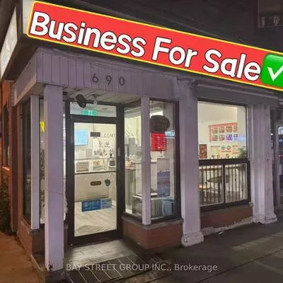 690, Bloor, Annex, Toronto