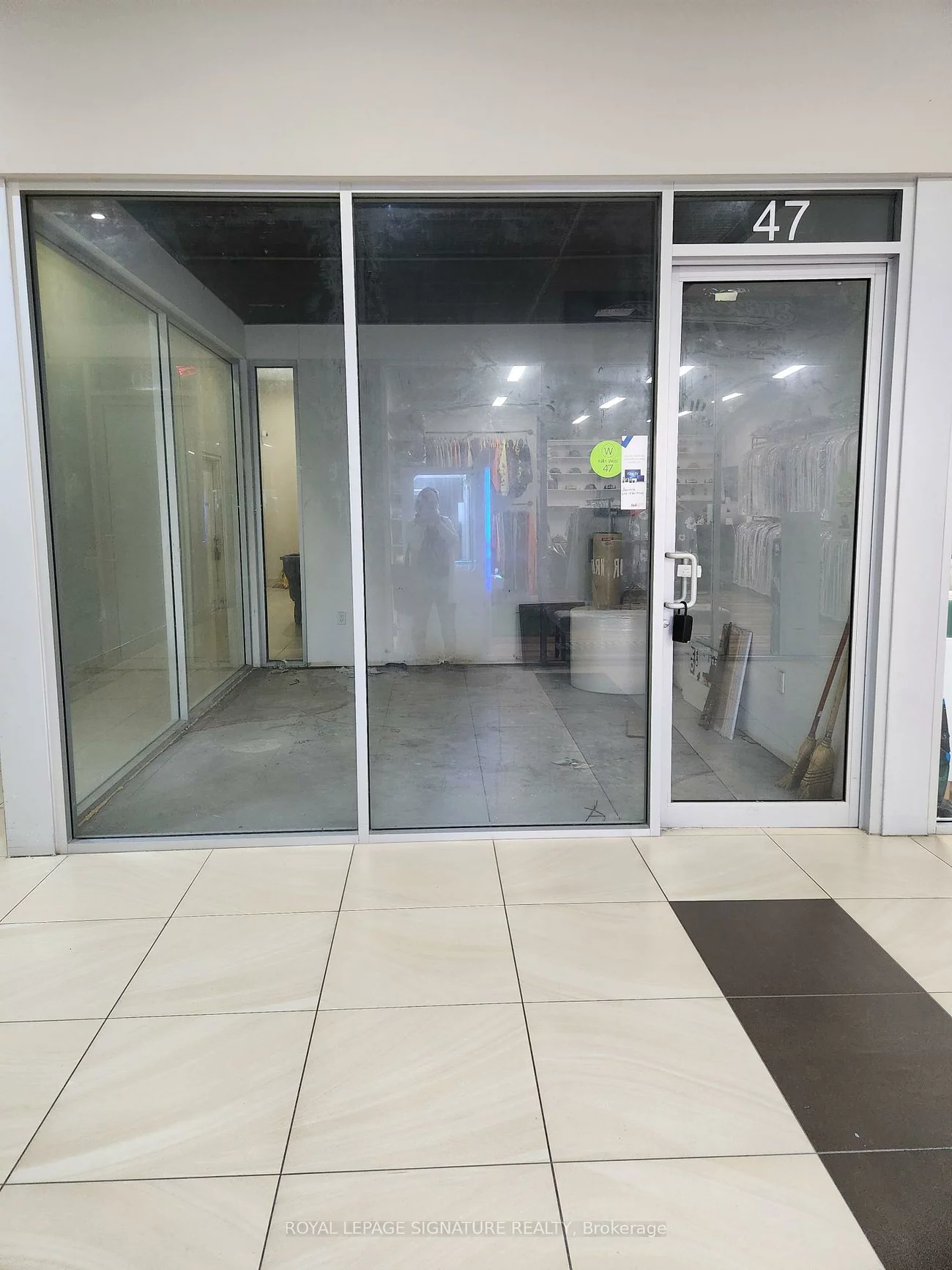 384, Yonge, Bay Street Corridor, Toronto