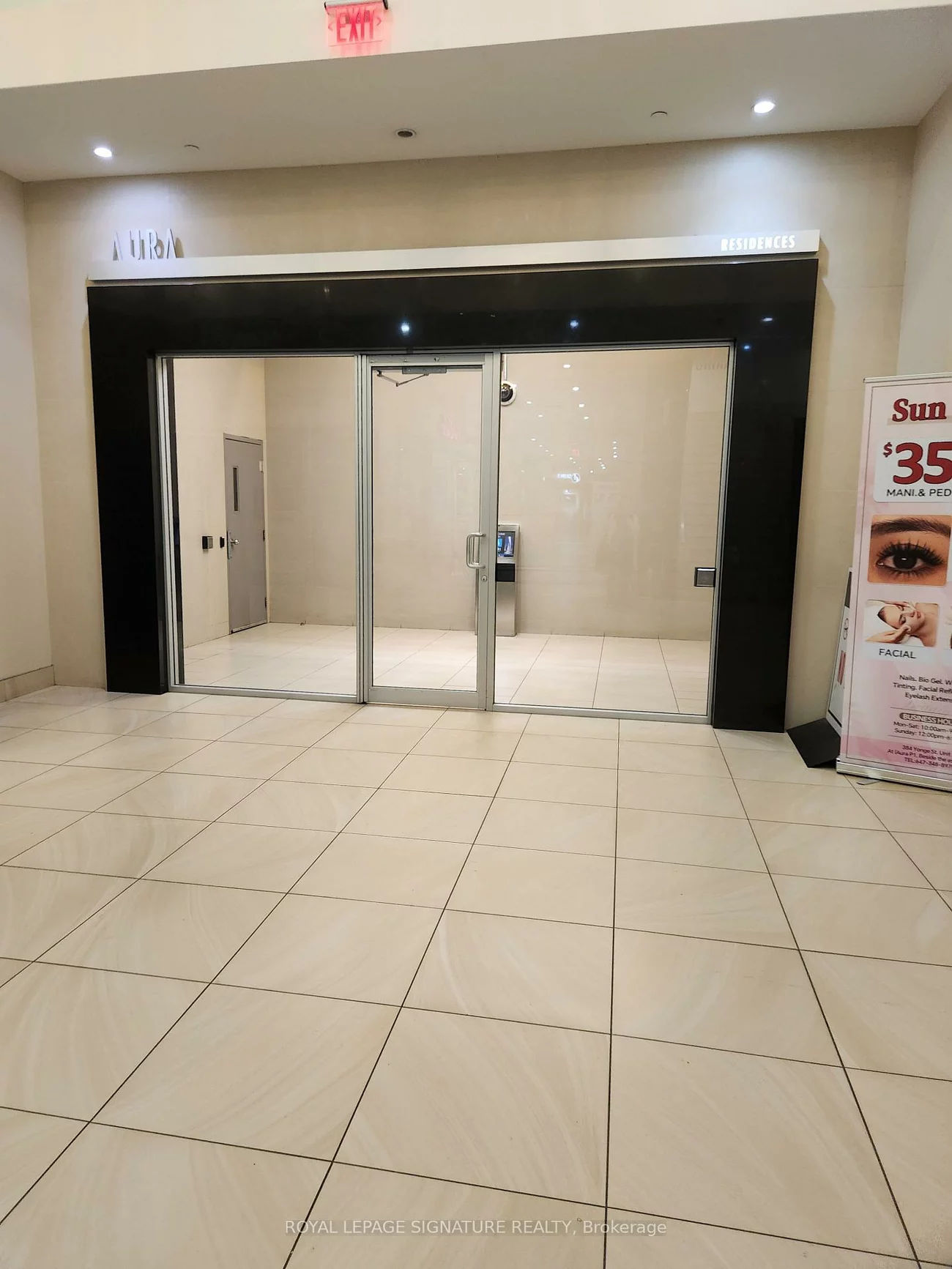 384, Yonge, Bay Street Corridor, Toronto