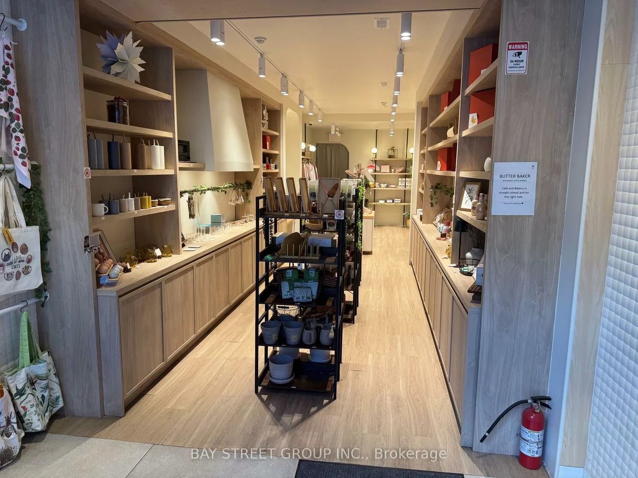 120, Dundas, Bay Street Corridor, Toronto