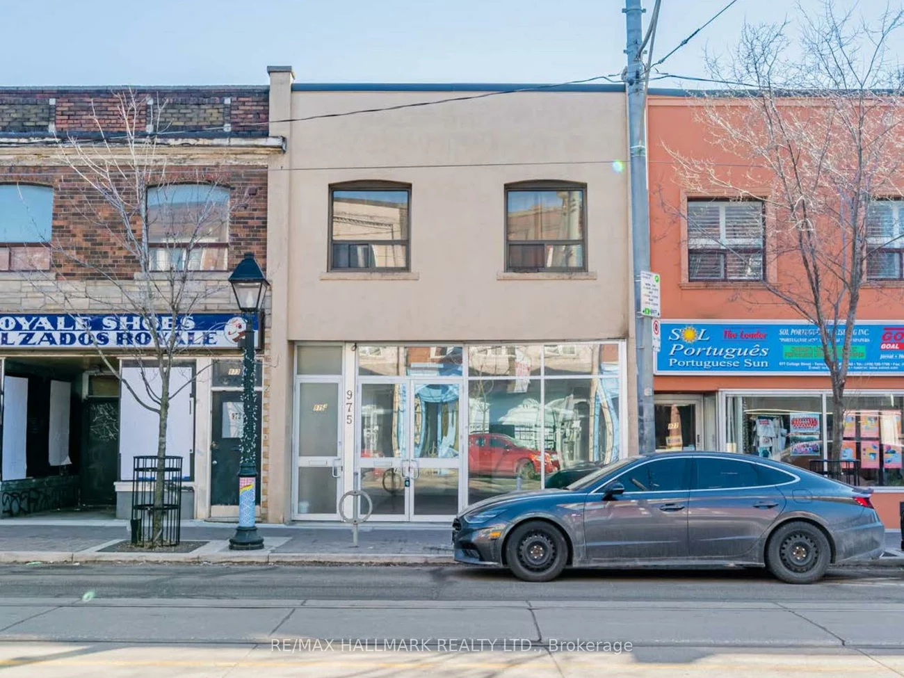 975, College, Little Portugal, Toronto