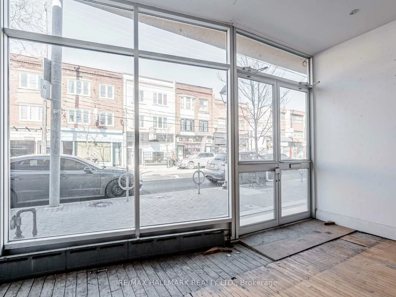 975, College, Little Portugal, Toronto