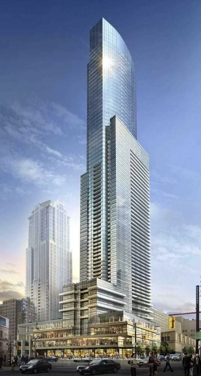 384, Yonge, Bay Street Corridor, Toronto