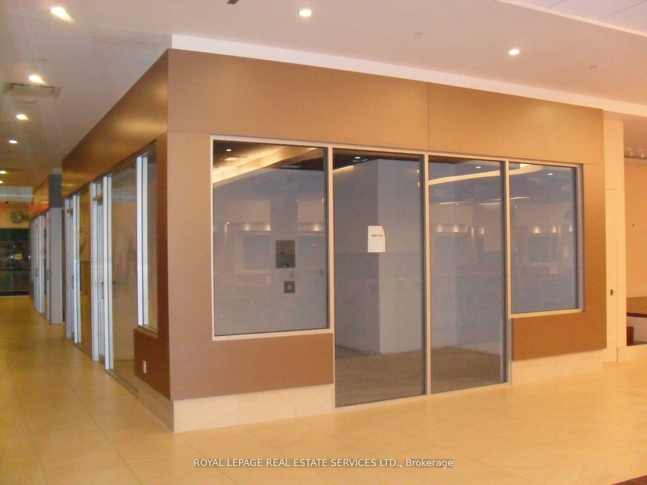 384, Yonge, Bay Street Corridor, Toronto
