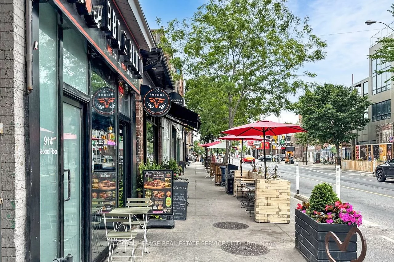 914, Bloor, Palmerston-Little Italy, Toronto