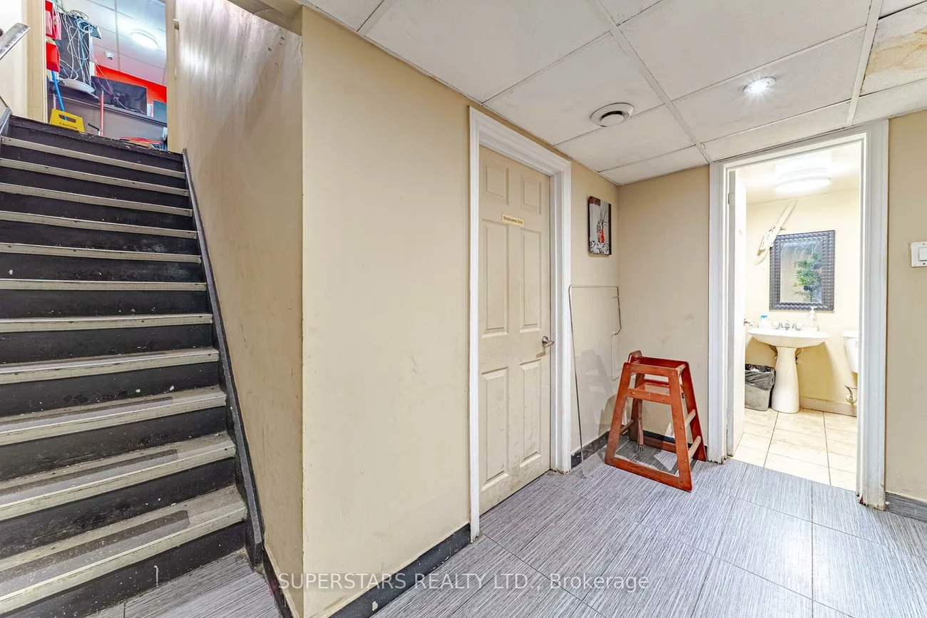 5443, Yonge, Willowdale East, Toronto