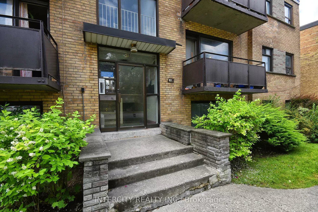 415, Wilson, Clanton Park, Toronto