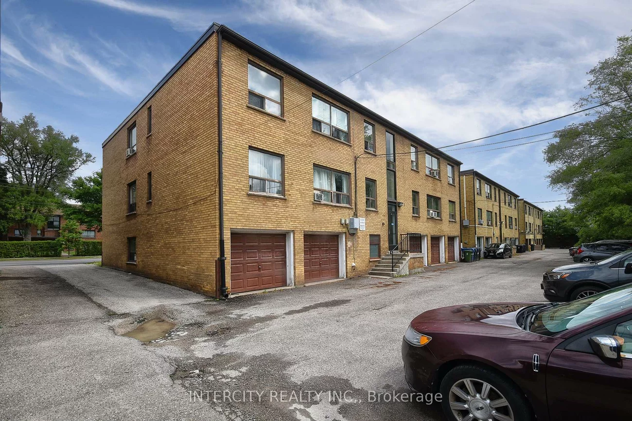 415, Wilson, Clanton Park, Toronto