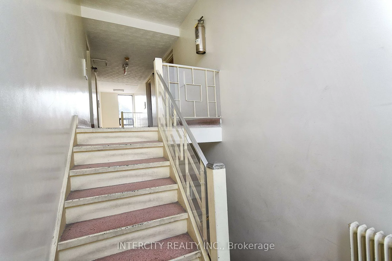 415, Wilson, Clanton Park, Toronto