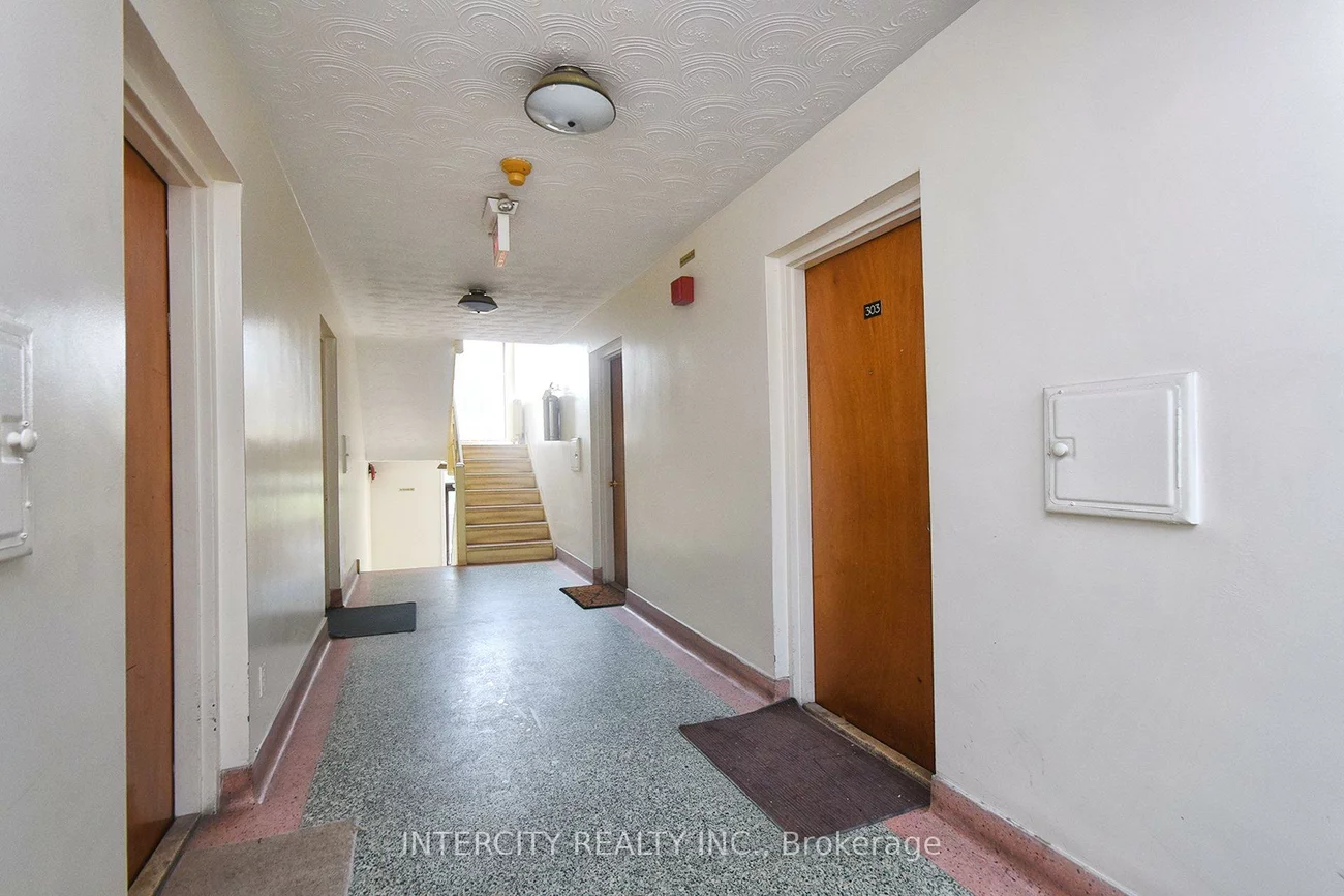 415, Wilson, Clanton Park, Toronto