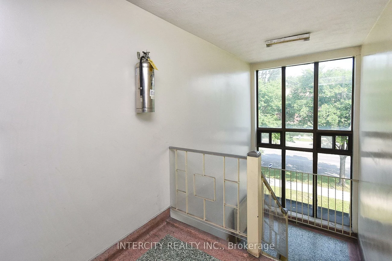 415, Wilson, Clanton Park, Toronto