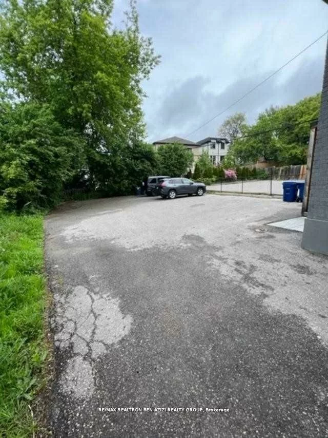 120, Sheppard, Lansing-Westgate, Toronto