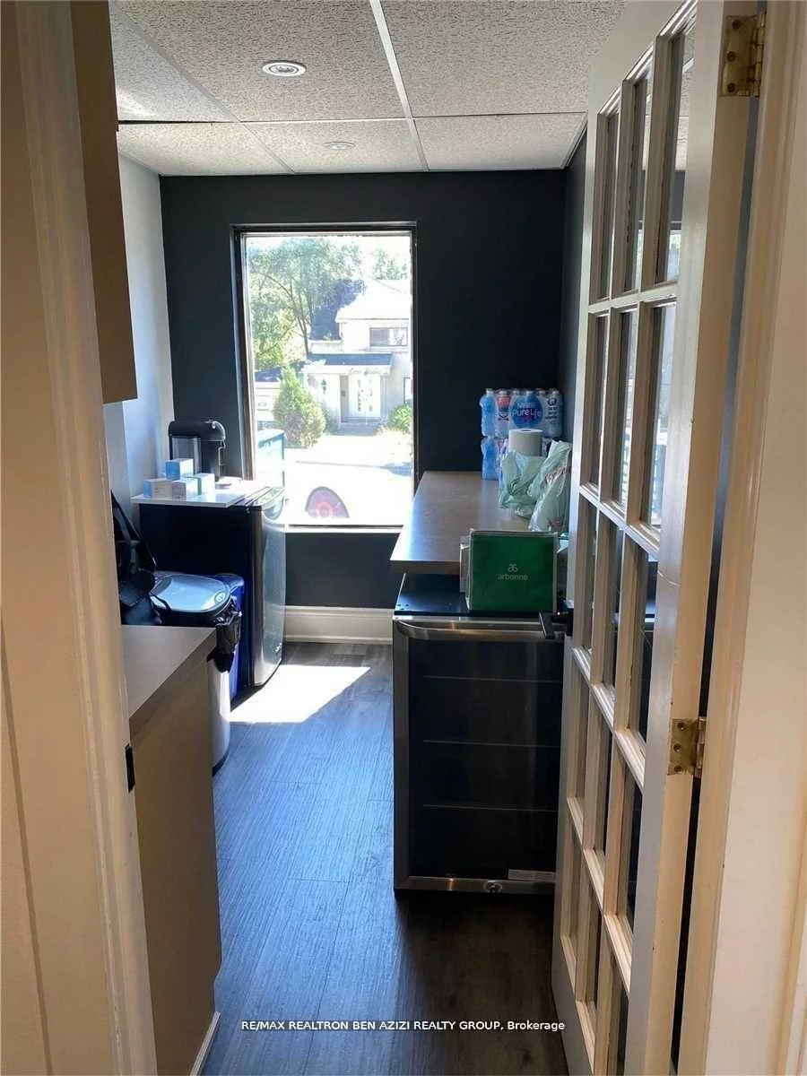 120, Sheppard, Lansing-Westgate, Toronto