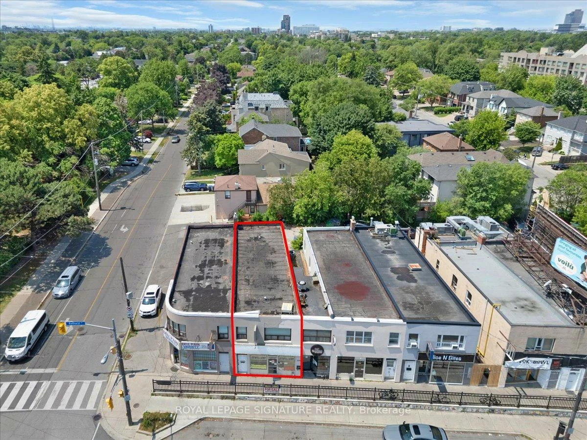 3016, Bathurst, Englemount-Lawrence, Toronto