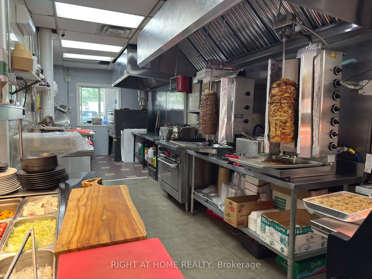 1549, Bayview, Leaside, Toronto