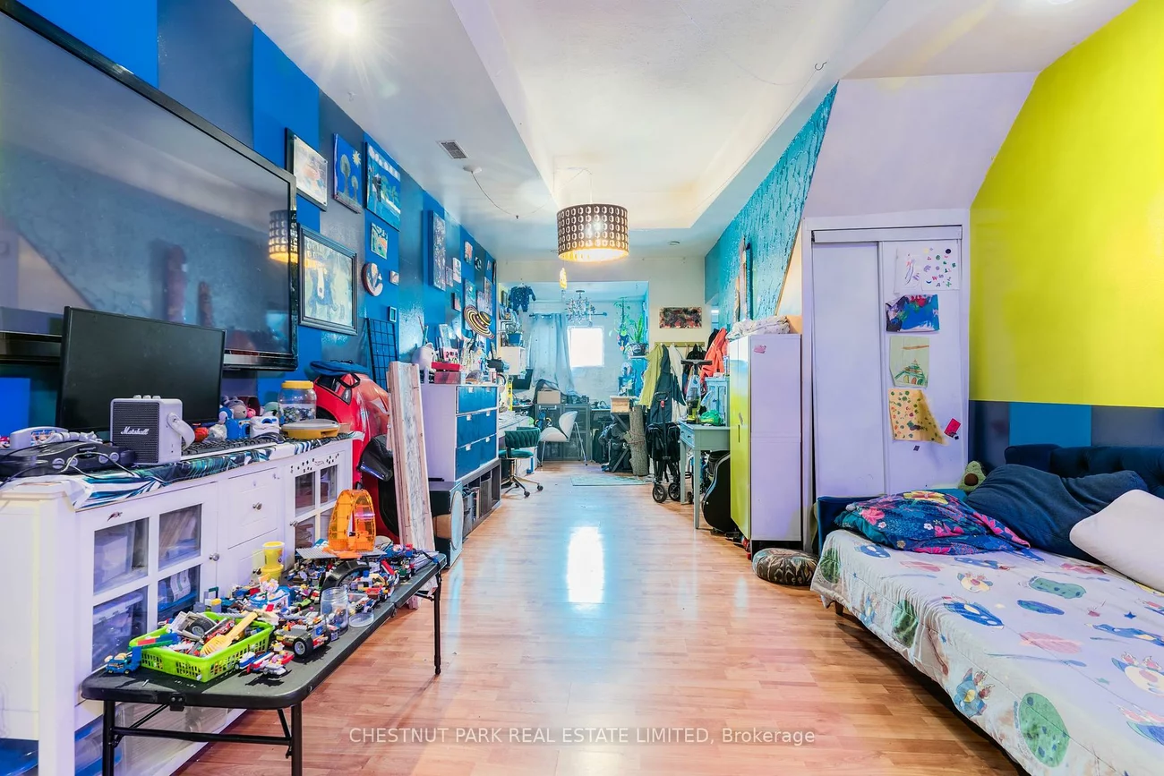 200, Ossington, Trinity-Bellwoods, Toronto