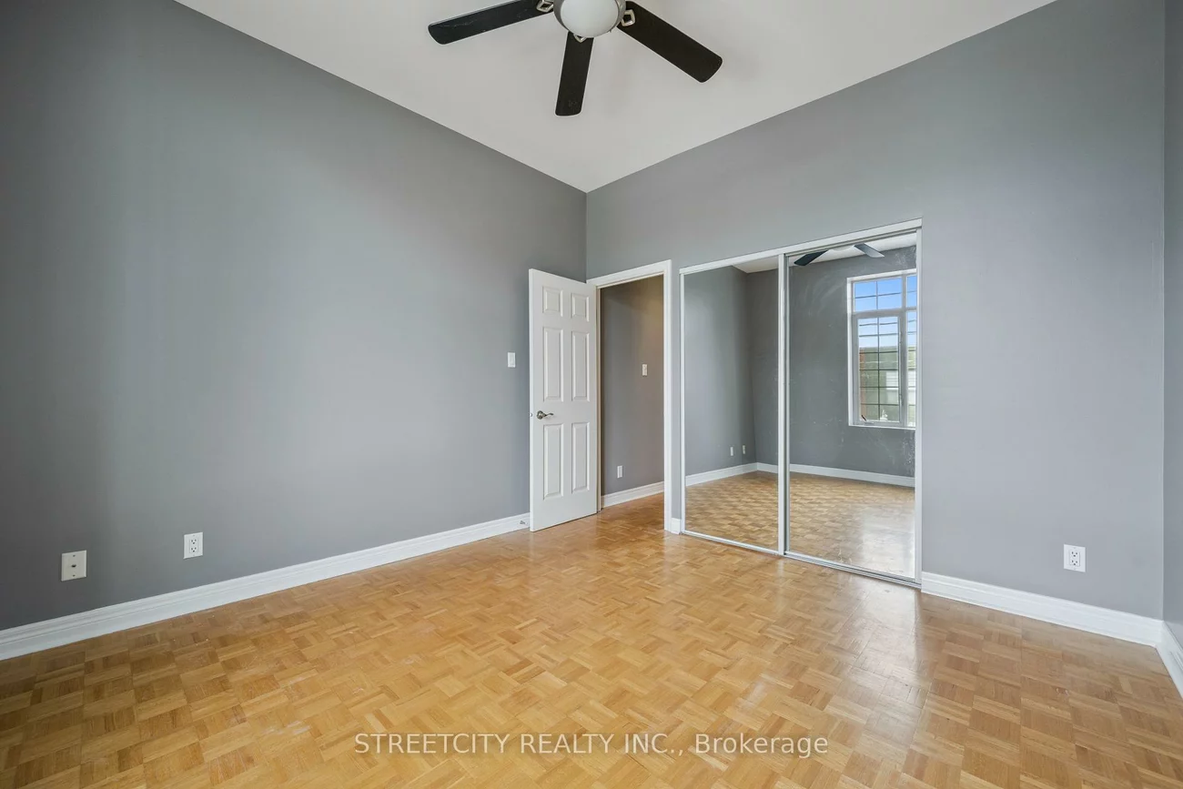 837, Dundas, Trinity-Bellwoods, Toronto