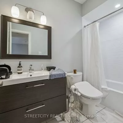 837, Dundas, Trinity-Bellwoods, Toronto