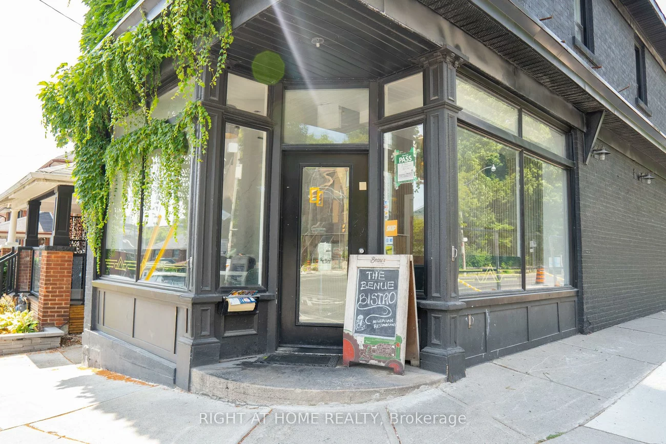 440, Christie, Wychwood, Toronto