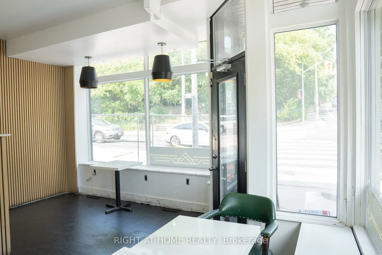 440, Christie, Wychwood, Toronto