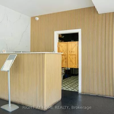 440, Christie, Wychwood, Toronto