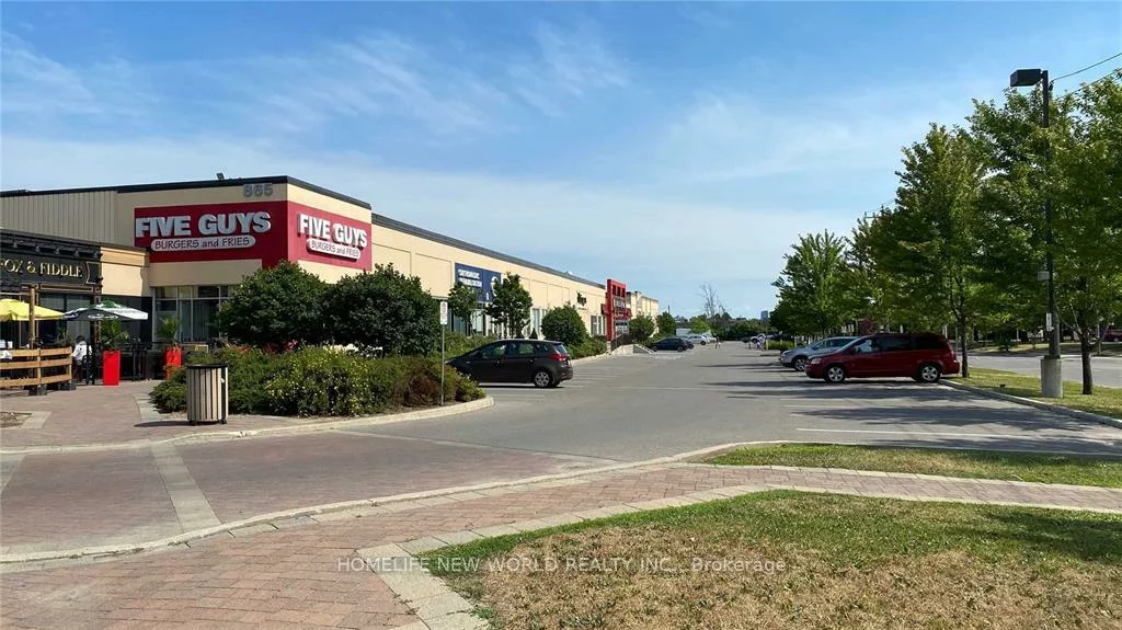 865, York Mills, Banbury-Don Mills, Toronto