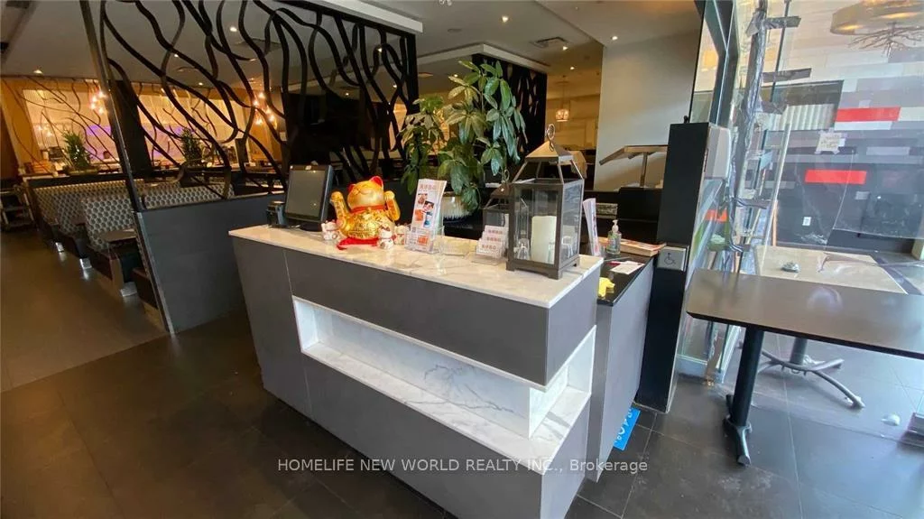 865, York Mills, Banbury-Don Mills, Toronto