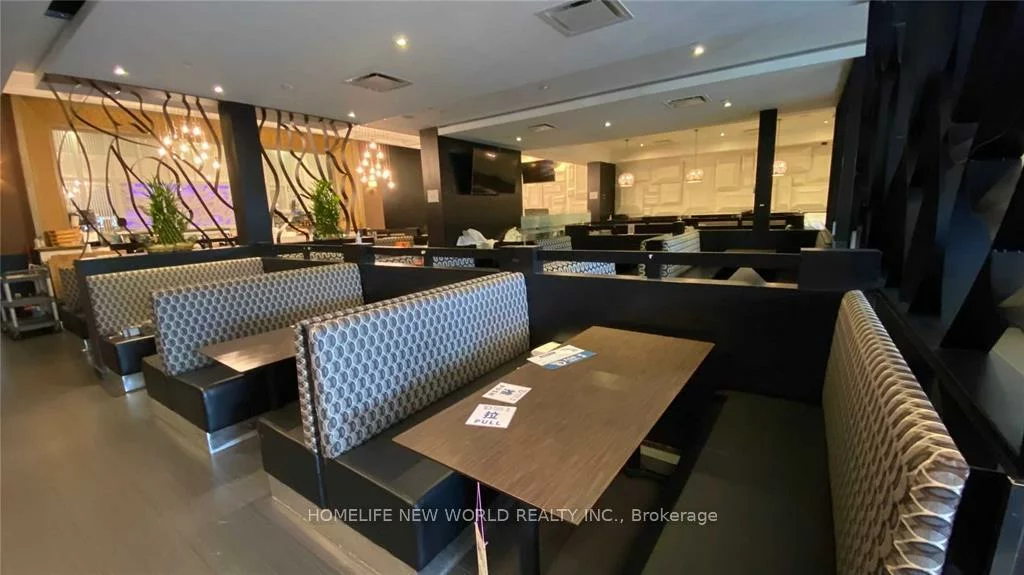 865, York Mills, Banbury-Don Mills, Toronto