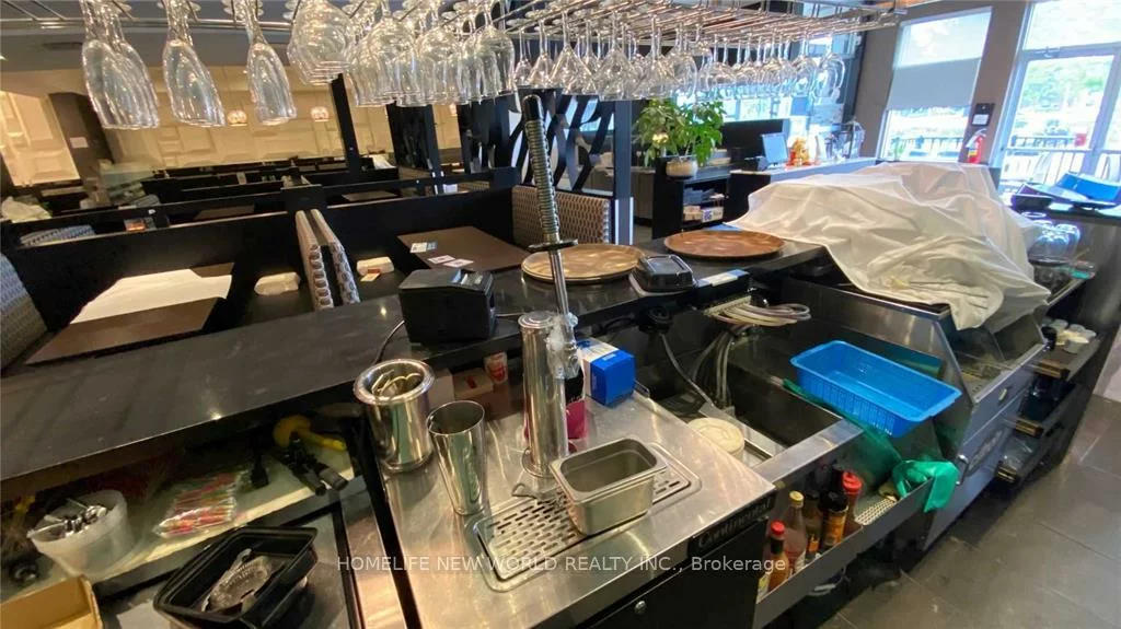 865, York Mills, Banbury-Don Mills, Toronto
