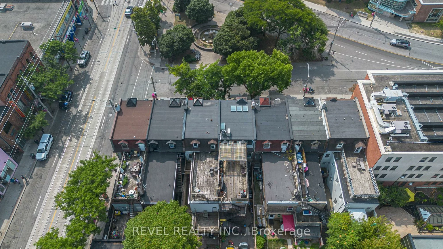 290, Gerrard, Cabbagetown-South St. James Town, Toronto