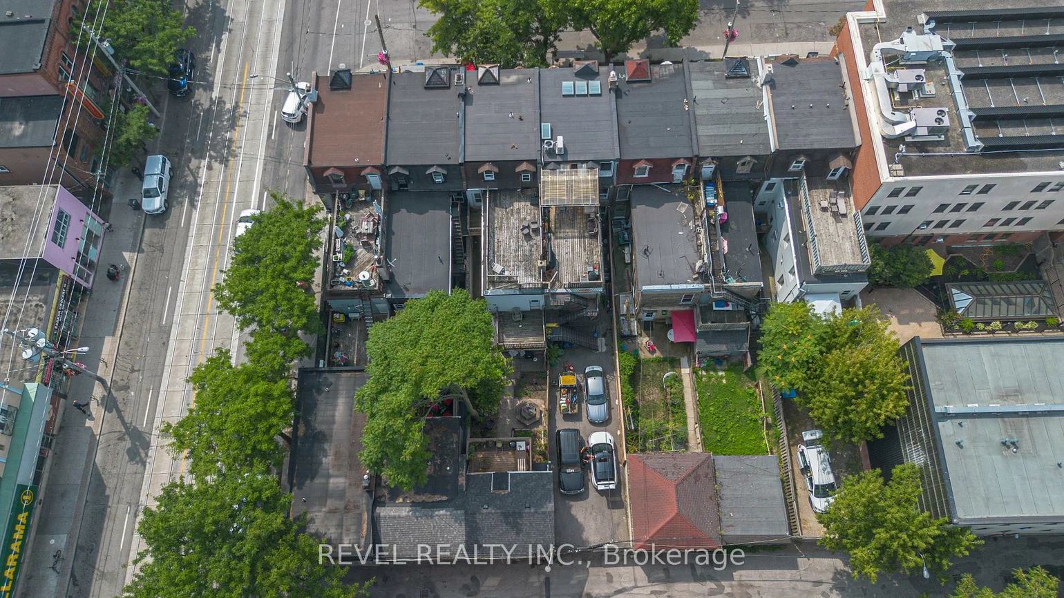 290, Gerrard, Cabbagetown-South St. James Town, Toronto
