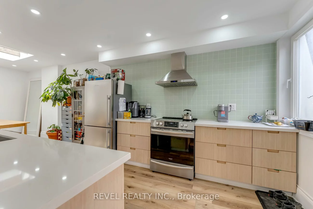 290, Gerrard, Cabbagetown-South St. James Town, Toronto